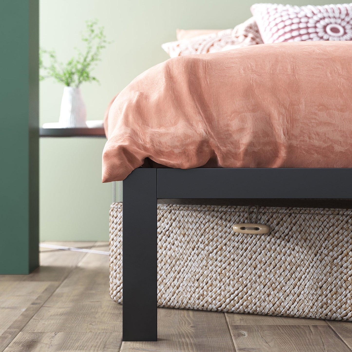 Zinus 14" Mia Black Metal Platform Bed Frame, King